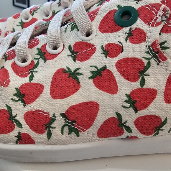 NWT Vionic Women’s Pismo Strawberry Sneakers - Picture 7 of 10